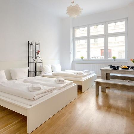 Newton-Appartement Mit 3 Schlafzimmern Berlin Eksteriør bilde