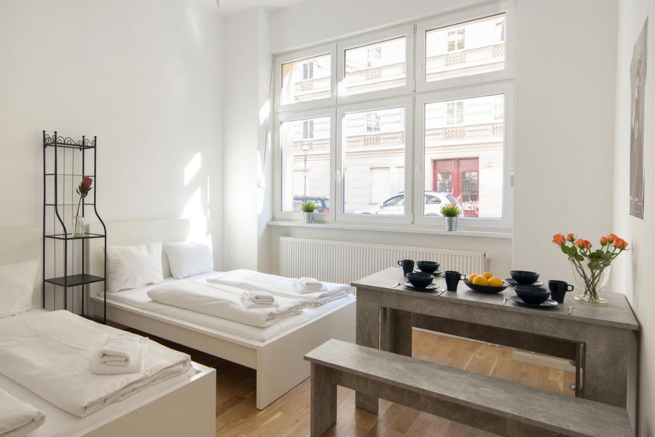 Newton-Appartement Mit 3 Schlafzimmern Berlin Eksteriør bilde
