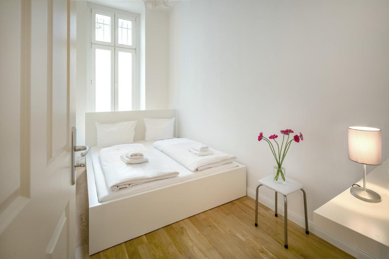 Newton-Appartement Mit 3 Schlafzimmern Berlin Eksteriør bilde