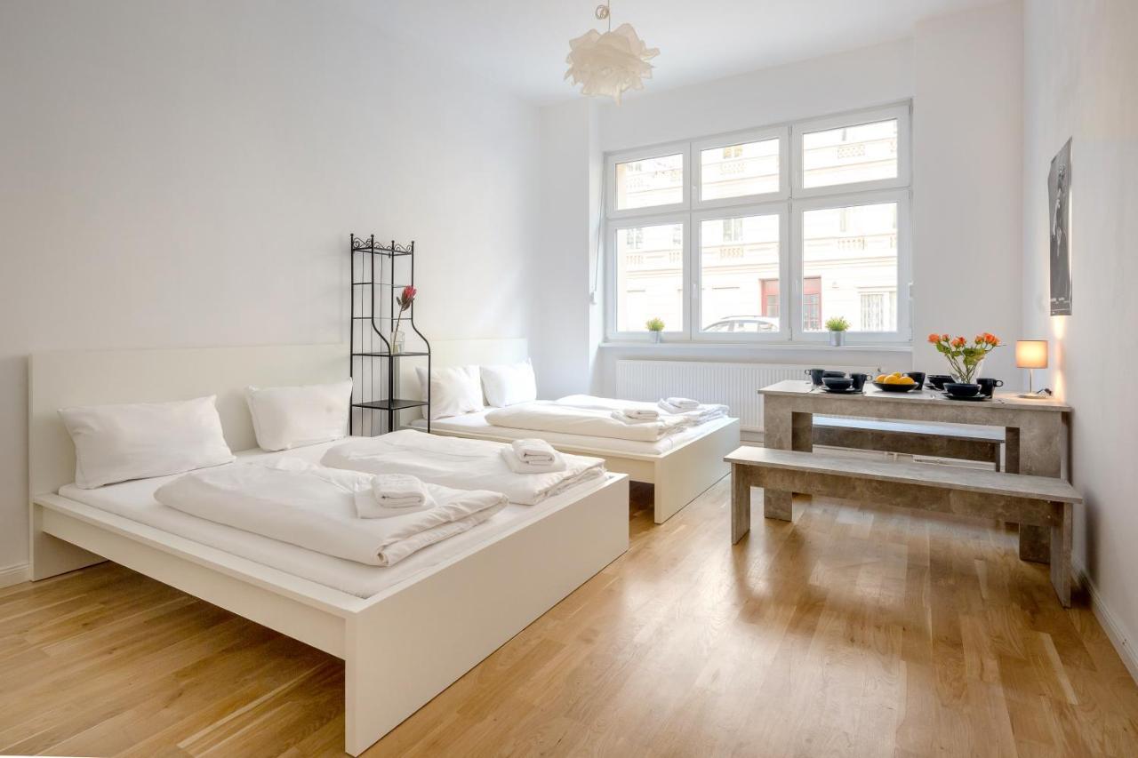 Newton-Appartement Mit 3 Schlafzimmern Berlin Eksteriør bilde