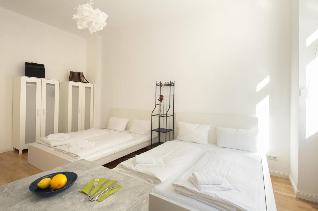 Newton-Appartement Mit 3 Schlafzimmern Berlin Eksteriør bilde