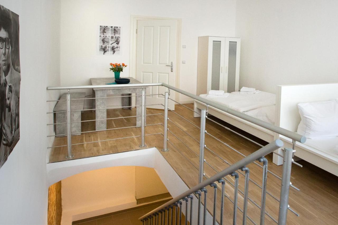 Newton-Appartement Mit 3 Schlafzimmern Berlin Eksteriør bilde