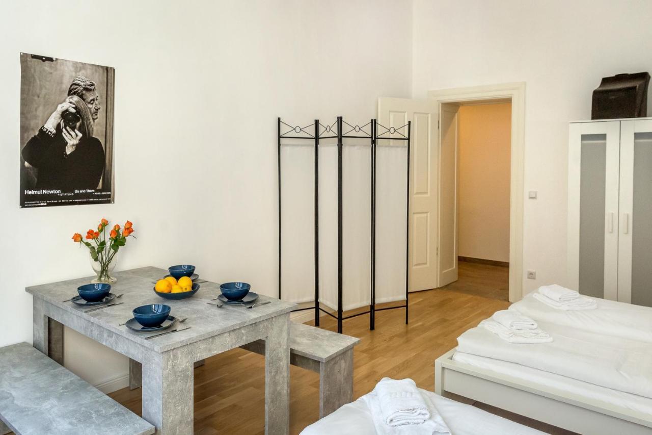 Newton-Appartement Mit 3 Schlafzimmern Berlin Eksteriør bilde